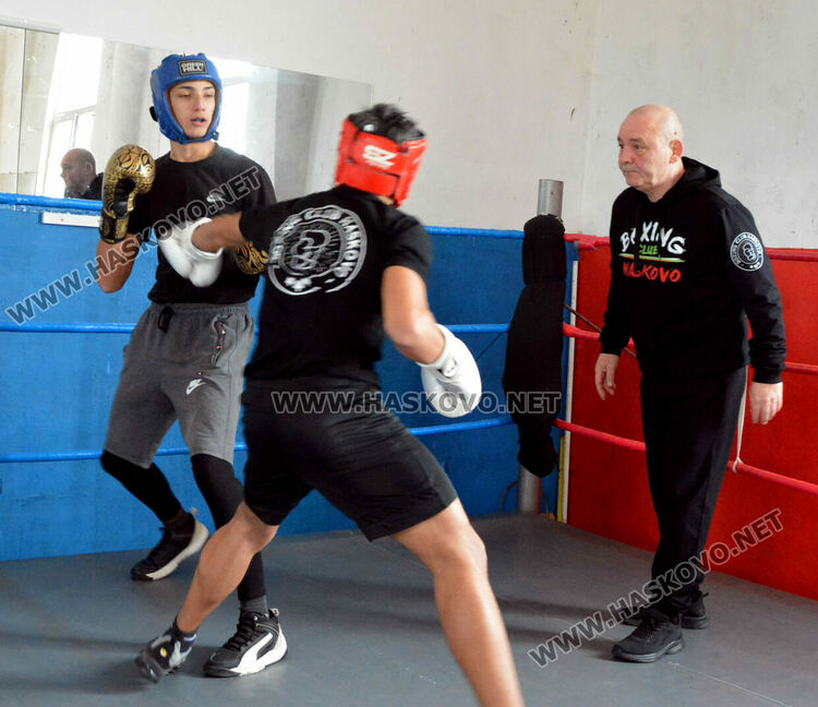 Боксов клуб „Хасково“ набира млади таланти