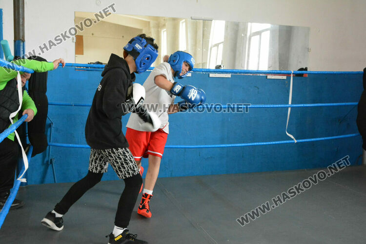 Боксов клуб „Хасково“ набира млади таланти