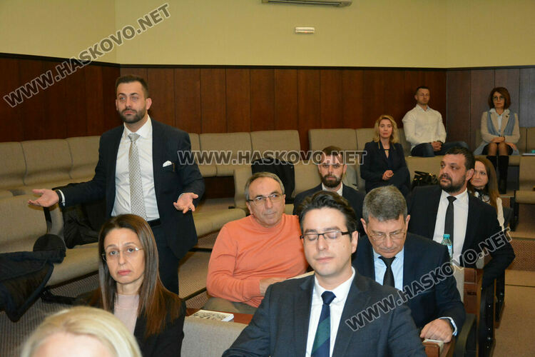 След два часа дебати  Общинският съвет прие Бюджета на Хасково за 2024 година с "козметични" корекции