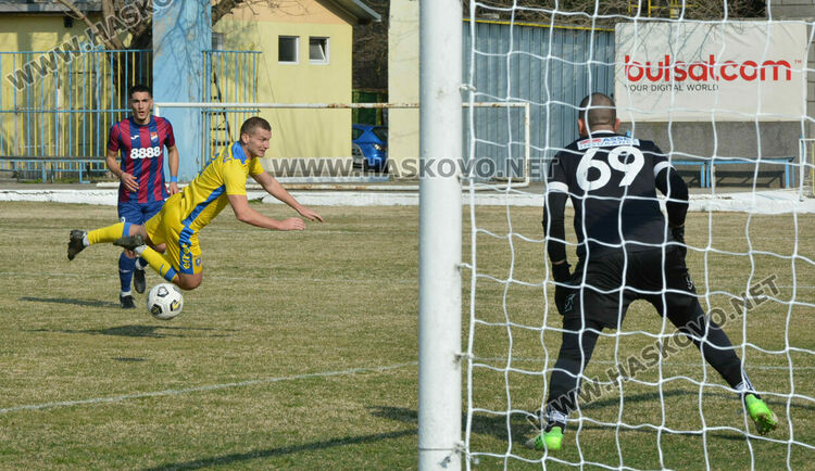 „Саяна Хасково“ и „Димитровград“ с победи при подновяването на шампионата