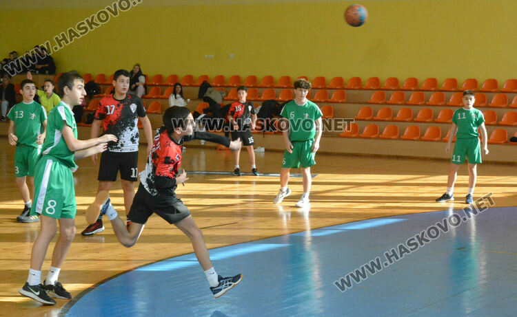 Момчетата на „Асти ‘91“ с победа и загуба в първенството