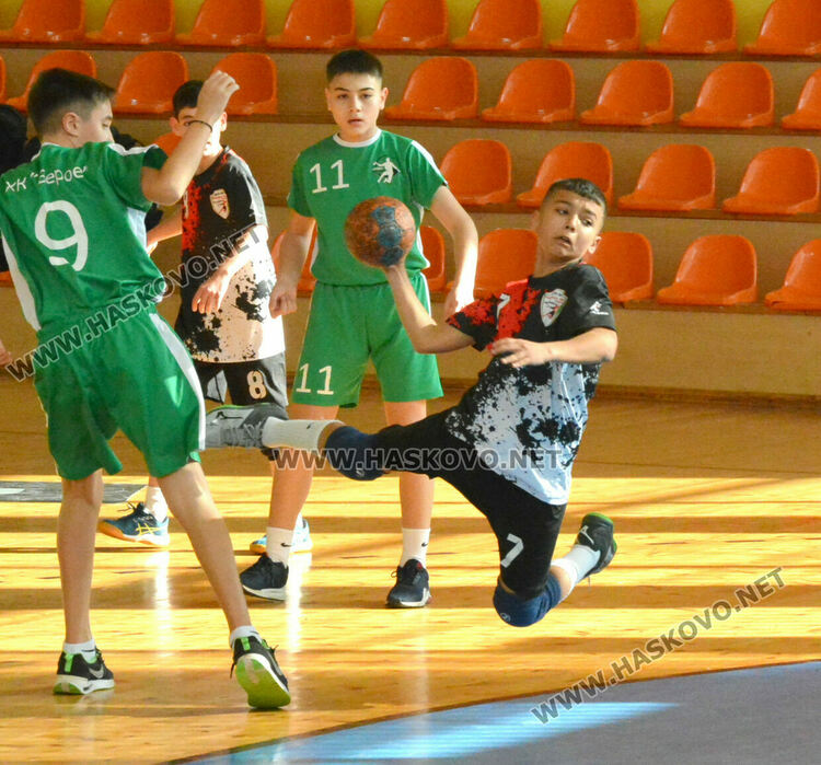 Момчетата на „Асти ‘91“ с победа и загуба в първенството