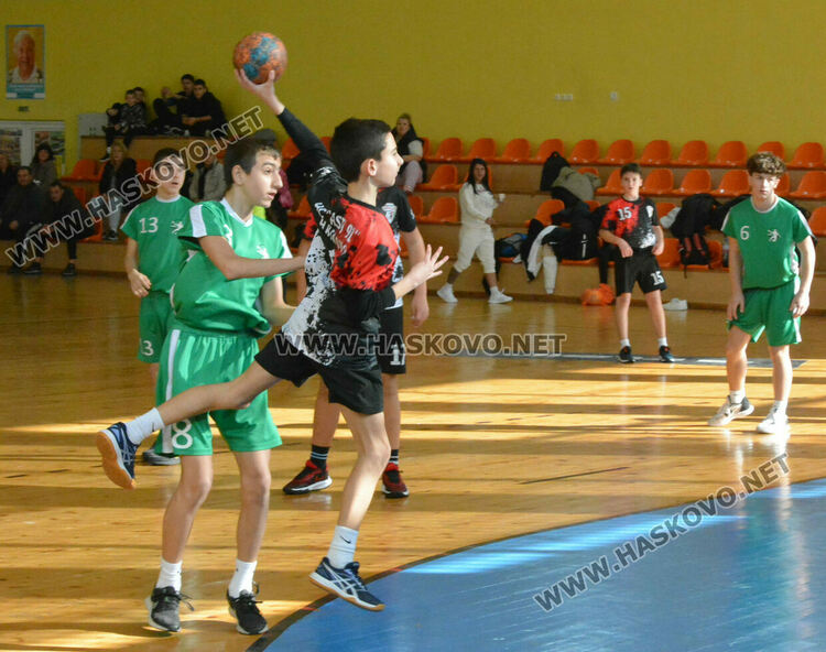 Момчетата на „Асти ‘91“ с победа и загуба в първенството