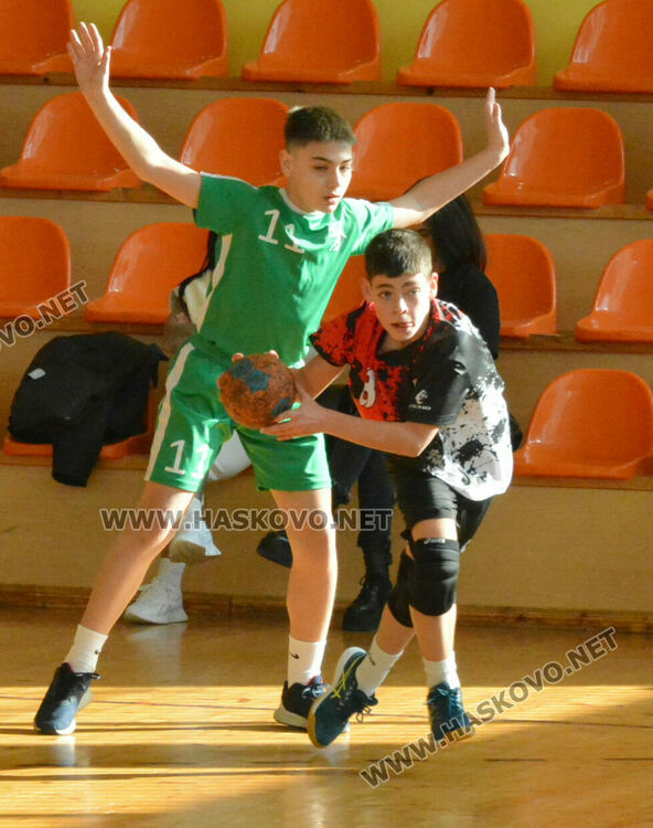 Момчетата на „Асти ‘91“ с победа и загуба в първенството