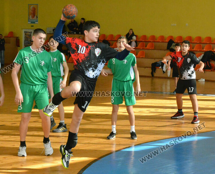 Момчетата на „Асти ‘91“ с победа и загуба в първенството