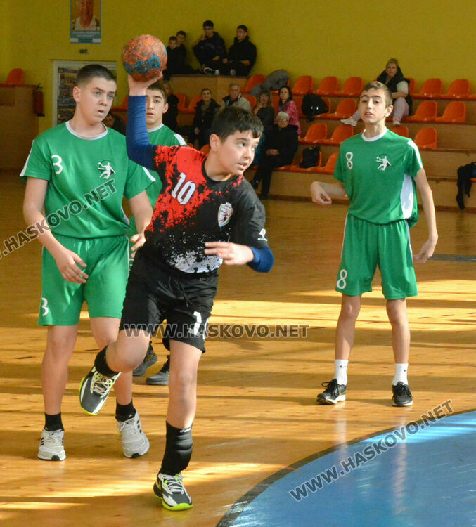 Момчетата на „Асти ‘91“ с победа и загуба в първенството