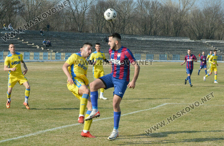 „Саяна Хасково“ и „Димитровград“ с победи при подновяването на шампионата
