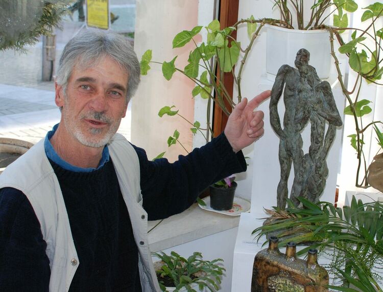 Преди 40 години: Отхвърлят 5-метров паметник на Левски в Хасково