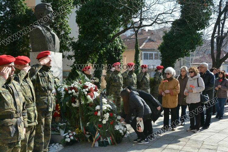 Хасково почете гибелта на Апостола
