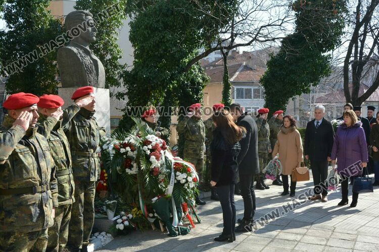 Хасково почете гибелта на Апостола