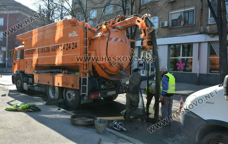 ВиК почиства  шахти профилактично