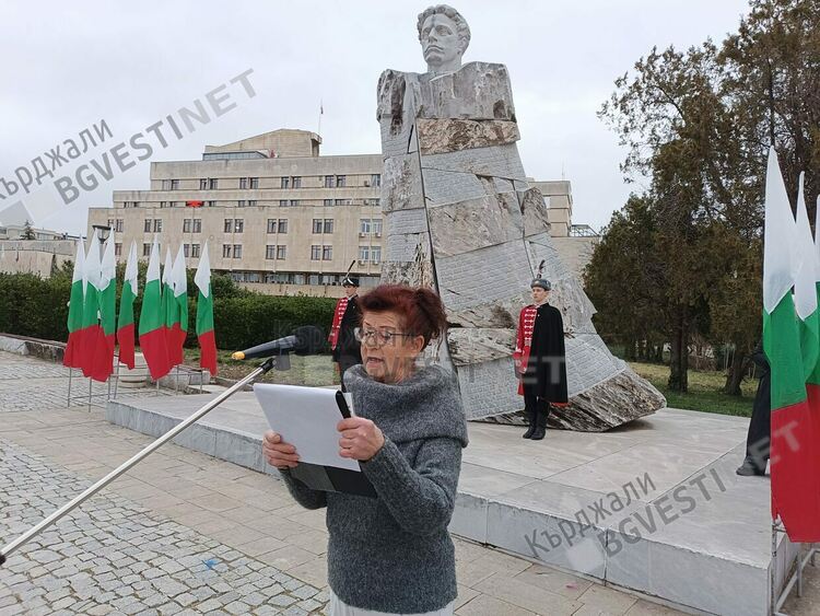 Кърджали се преклони пред Апостола, недостижимият връх на Българската свобода/снимки/