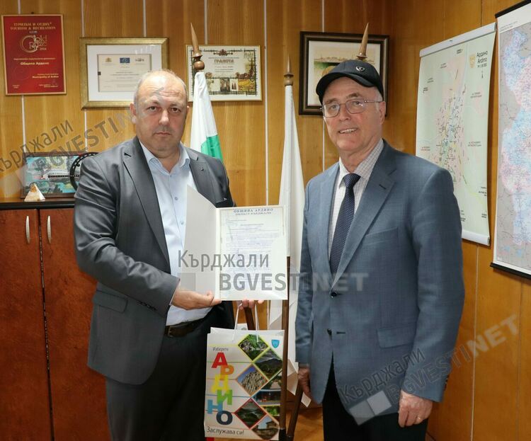 Кметът на Ардино поздрави Селяхидин Карабашев за рождения му ден