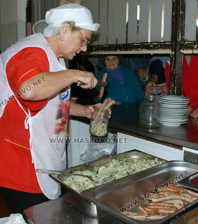 Близо 1000 души получават топъл обяд или се обслужват от Домашния социален патронаж в Хасково