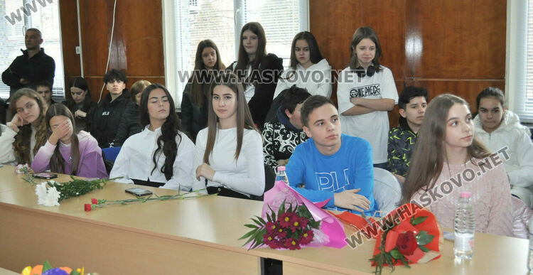 Наградиха победителите от националния конкурс „Завещано от Апостола“ за презентация и есе