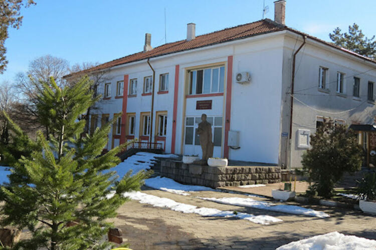 Училищата в с.Крепост и Меричлери ще се сдобият със спортни съоръжения по спечелен проект