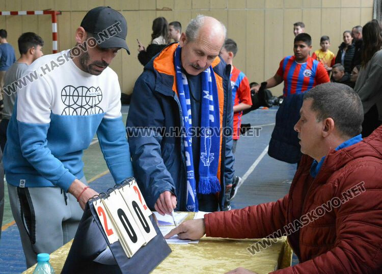 Започнаха общинските ученически игри по волейбол в Хасково