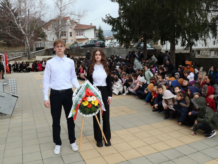 СУ „Васил Левски” в Ардино отбеляза 151 години от гибелта на Апостола на свободата