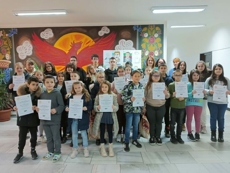 Отличиха участниците в конкурса "Рисуваме лика на Левски"