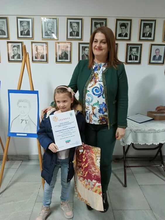Отличиха участниците в конкурса "Рисуваме лика на Левски"