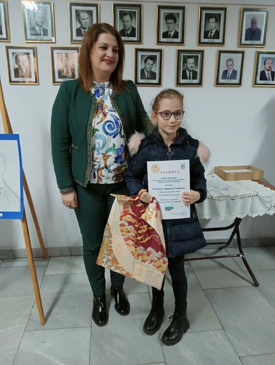 Отличиха участниците в конкурса "Рисуваме лика на Левски"
