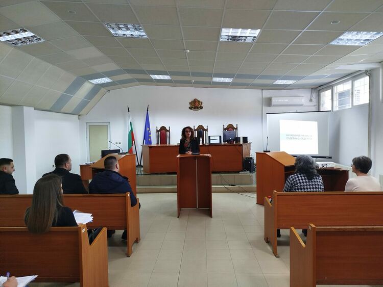 Обучават новопостъпилите съдебни заседатели в Кърджали