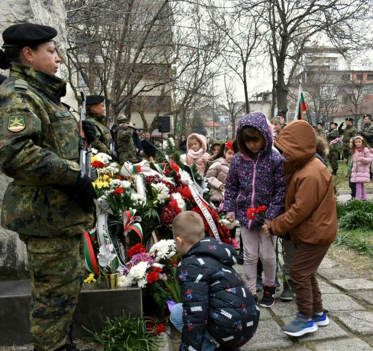 Асеновград отбеляза 151 години безсмъртие на Апостола на свободата