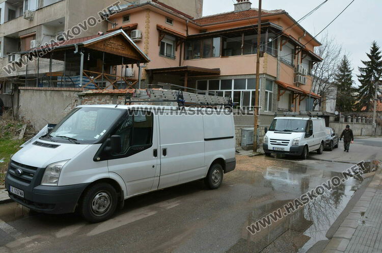 Отново бликна вода на улица „Княз Богориди“ в Хасково