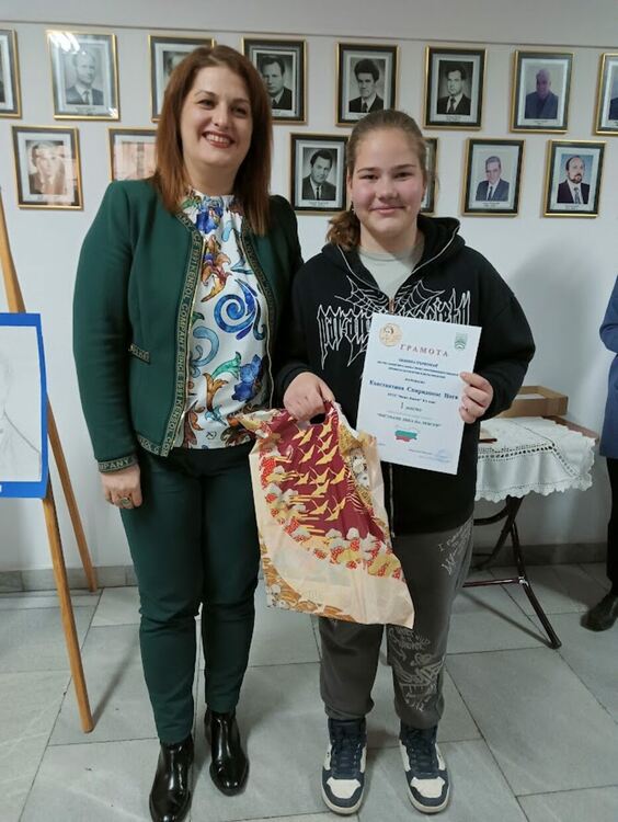 Отличиха участниците в конкурса "Рисуваме лика на Левски"