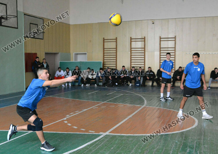 Продължават надпреварите във волейболния ученически шампионат на Хасково