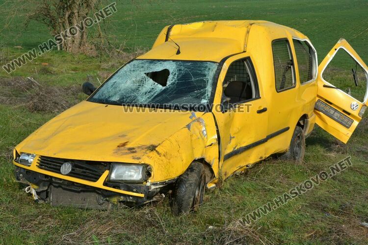 Пиян без книжка открадна кола и катастрофира