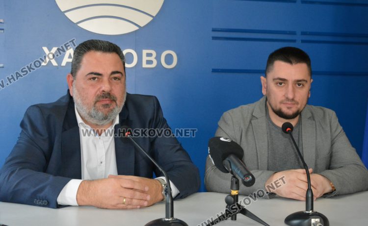 Марин Райчев/вляво/ и арх. Валентин Маринов