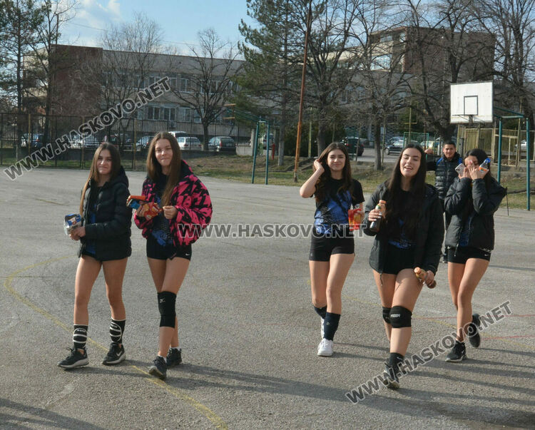 Продължават надпреварите във волейболния ученически шампионат на Хасково