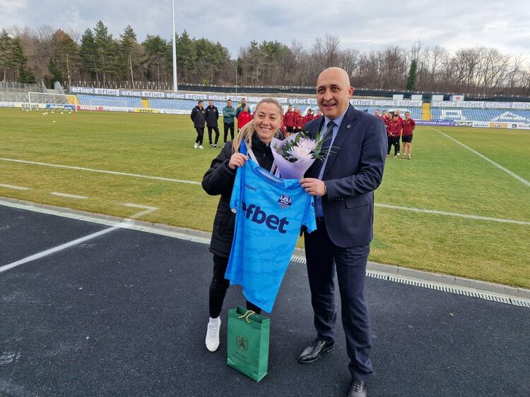 Ерол Мюмюн посети официалната тренировка на женския национален отбор по футбол на „Арена Арда“ 