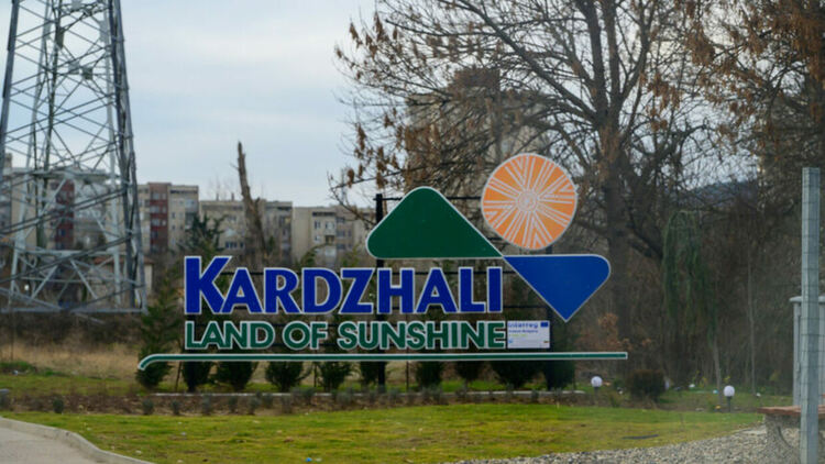 „Доган не съществува, той само командва отгоре“: из Кърджалийско преди конференцията на ДПС