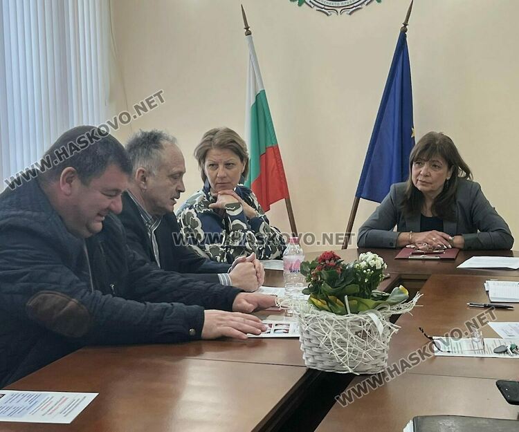 Изтеглят от пазара яйцата на заразените с птичи грип кокошки