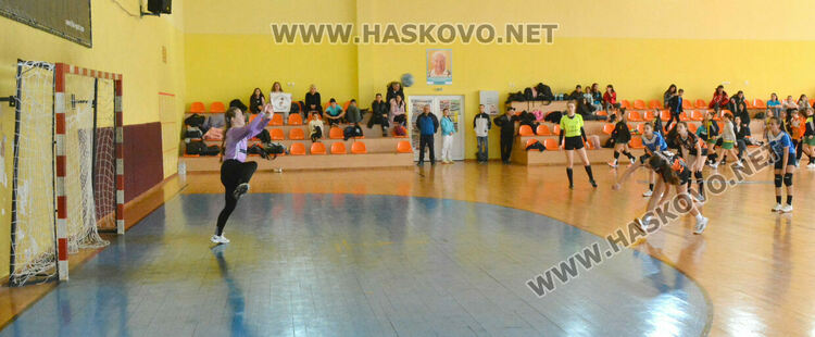 Хандбалистките на „Хасково“ с победа и две загуби в първенството