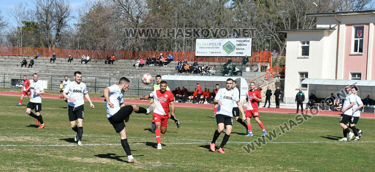 „Саяна Хасково“ не срещна проблеми срещу „Карнобат“