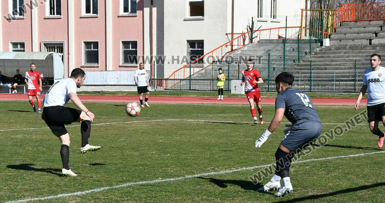 „Саяна Хасково“ не срещна проблеми срещу „Карнобат“