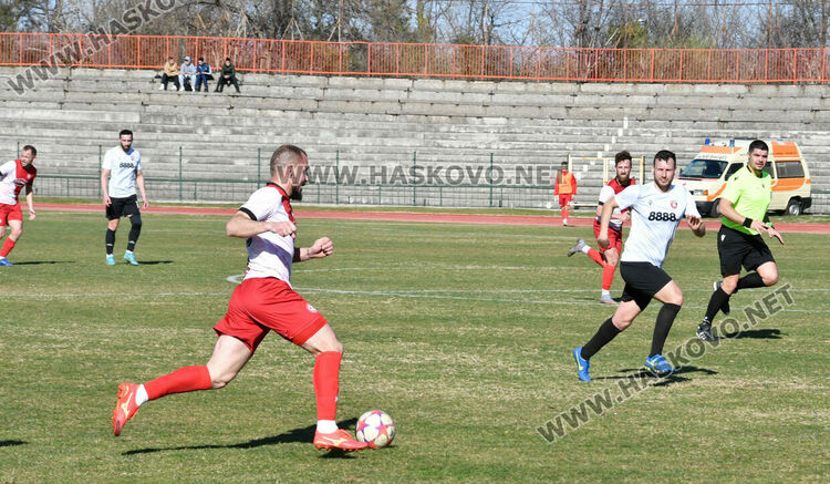 „Саяна Хасково“ не срещна проблеми срещу „Карнобат“