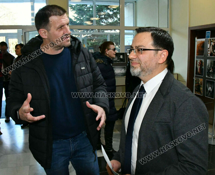 16 млади фотографи с изложба за 10-годишнината на хасковския фотоклуб