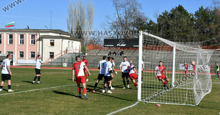 „Саяна Хасково“ не срещна проблеми срещу „Карнобат“