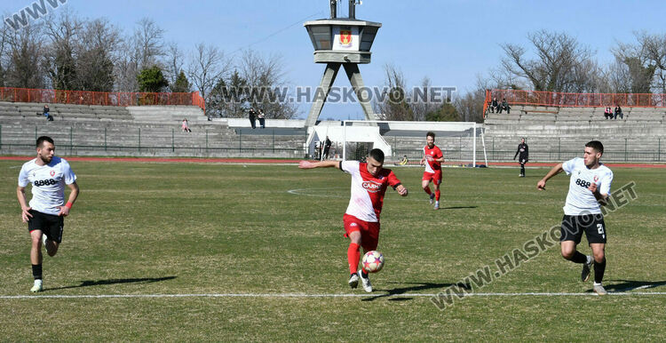 „Саяна Хасково“ не срещна проблеми срещу „Карнобат“