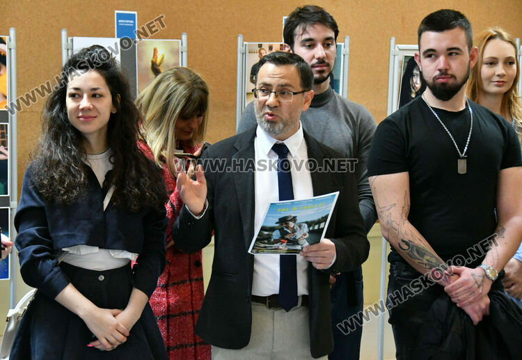 16 млади фотографи с изложба за 10-годишнината на хасковския фотоклуб