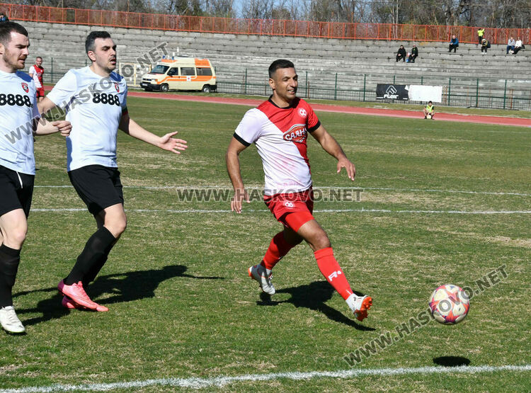 „Саяна Хасково“ не срещна проблеми срещу „Карнобат“
