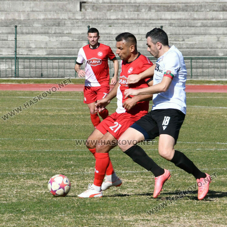 „Саяна Хасково“ не срещна проблеми срещу „Карнобат“