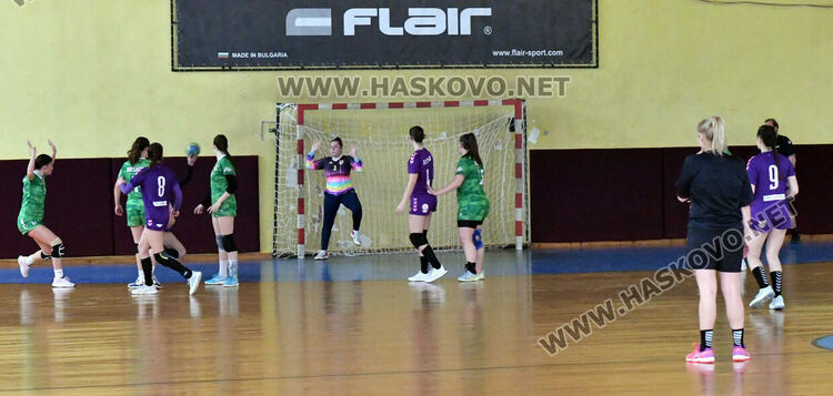 Хандбалистките на Хасково с две загуби срещу водачите 