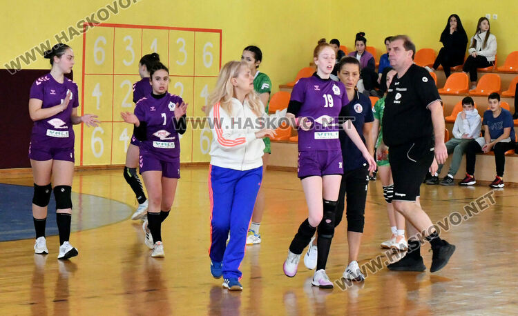 Хандбалистките на Хасково с две загуби срещу водачите 