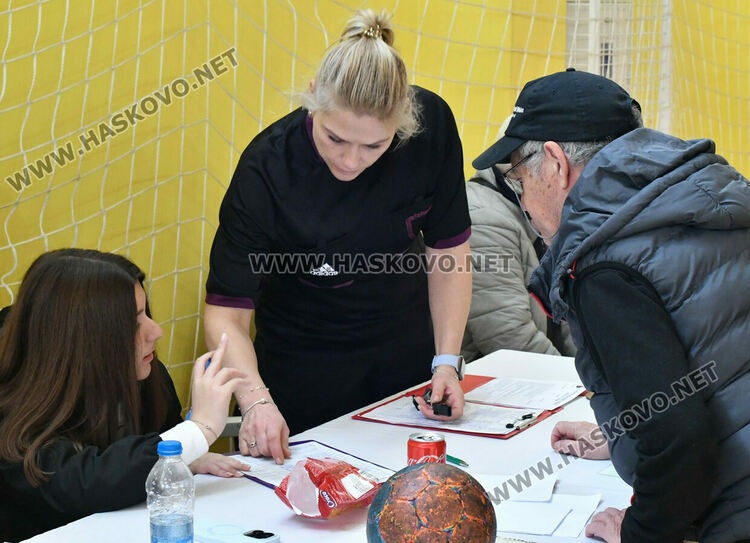 Хандбалистките на Хасково с две загуби срещу водачите 
