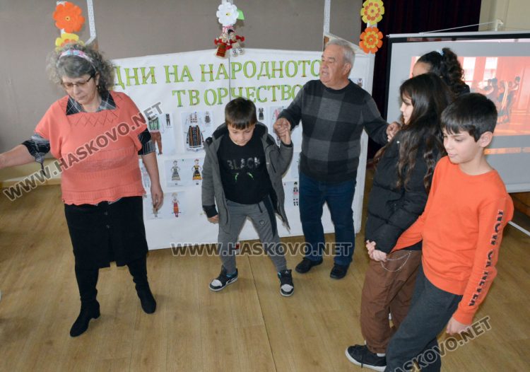 Уроци по родолюбие в духа на народните традиции събират учениците в  читалище ,,Пейо Яворов-1982"